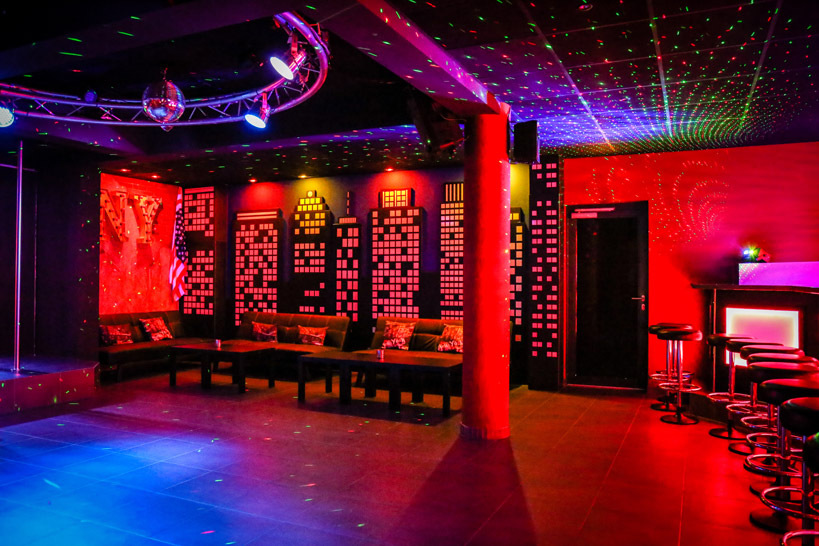 Salon Rouge Design